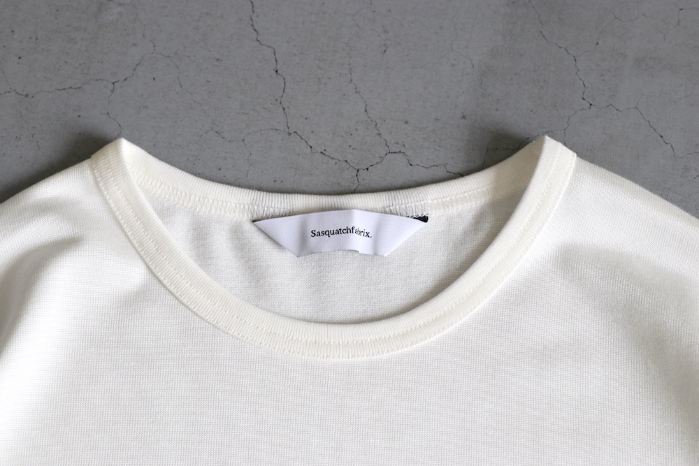 [20% > 30%OFF] Sasquatchfabrix.(��������å��ե��֥�å���) "SMILE 2TONE T-SHIRT"