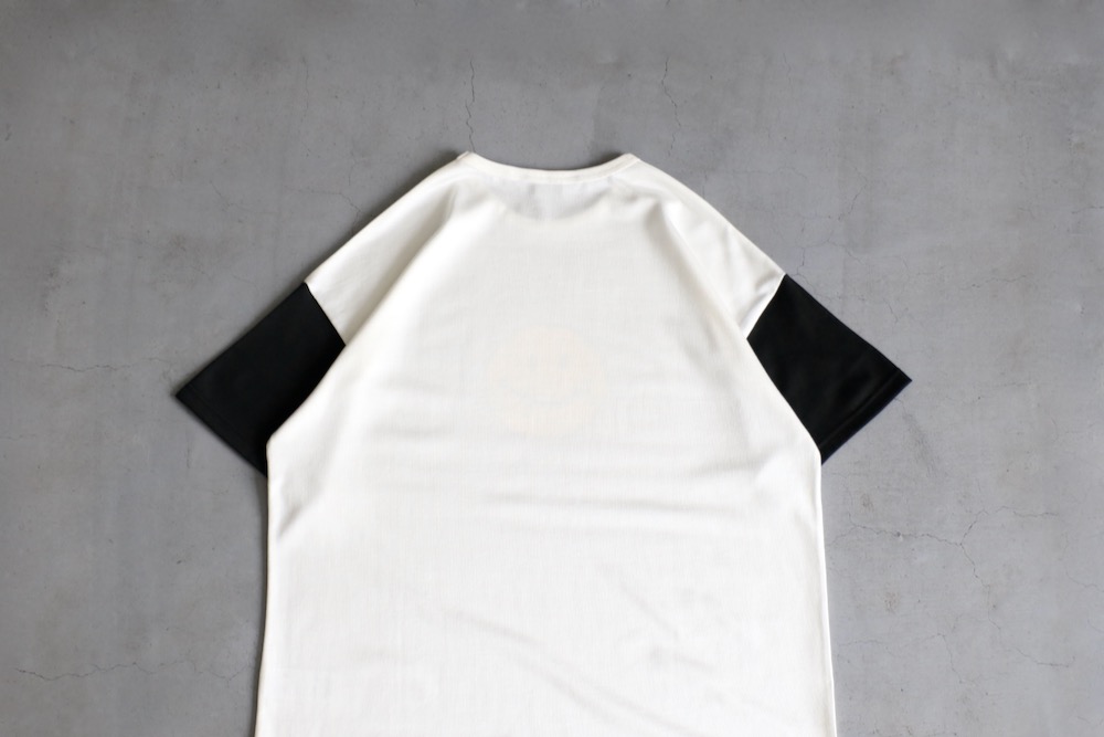 [20% > 30%OFF] Sasquatchfabrix.(��������å��ե��֥�å���) "SMILE 2TONE T-SHIRT"