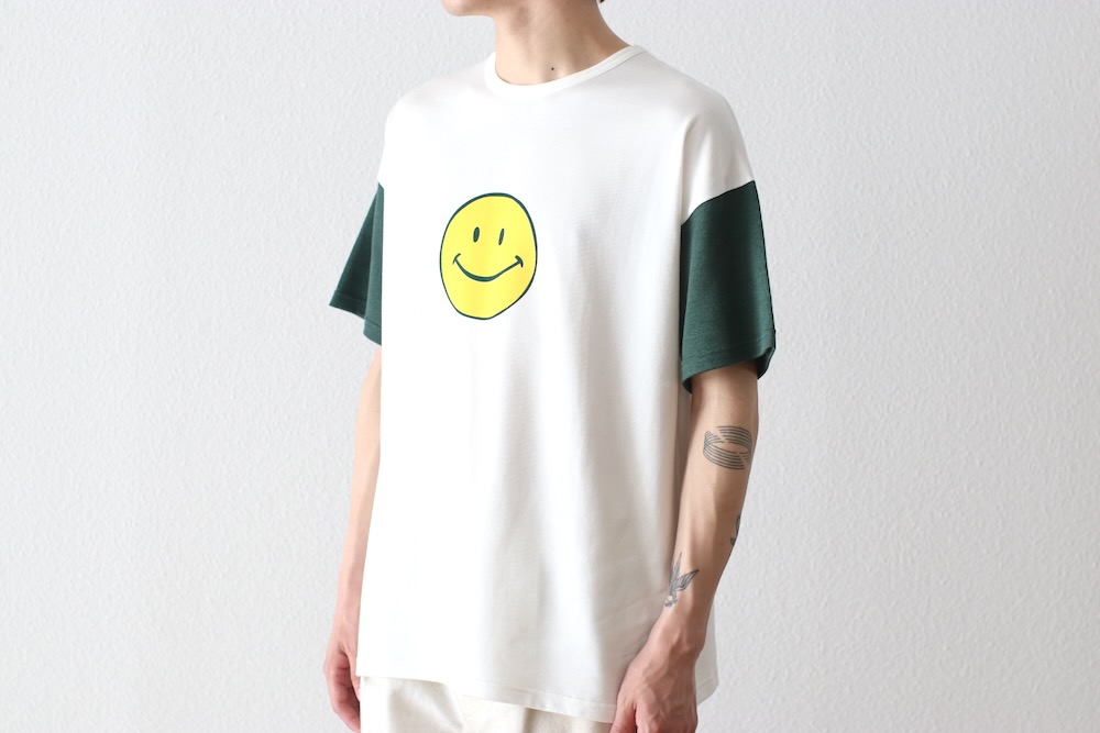 [20% > 30%OFF] Sasquatchfabrix.(��������å��ե��֥�å���) "SMILE 2TONE T-SHIRT"