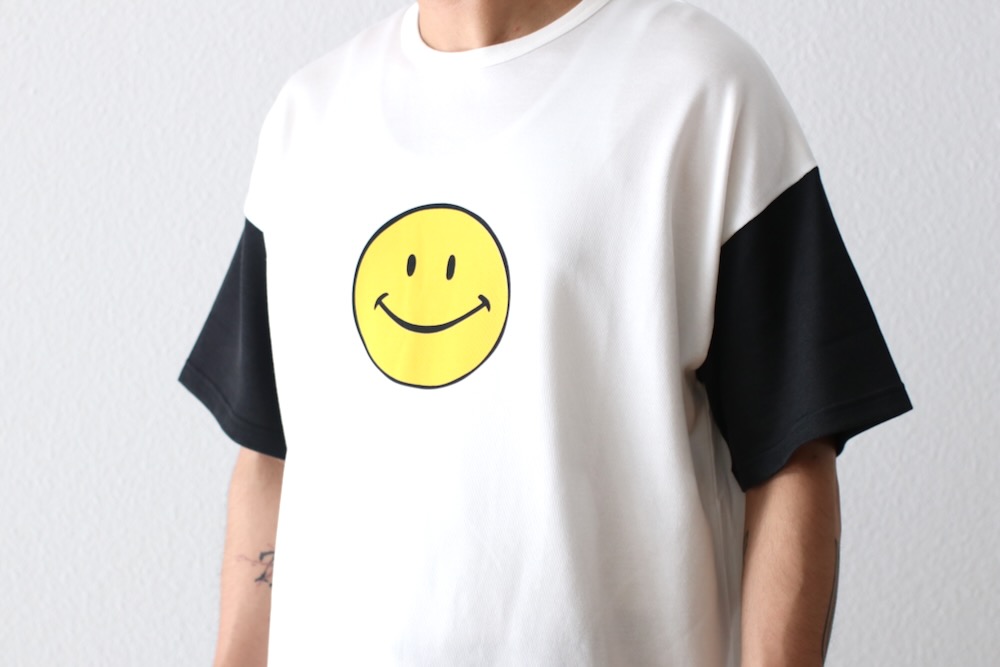 [20% > 30%OFF] Sasquatchfabrix.(��������å��ե��֥�å���) "SMILE 2TONE T-SHIRT"