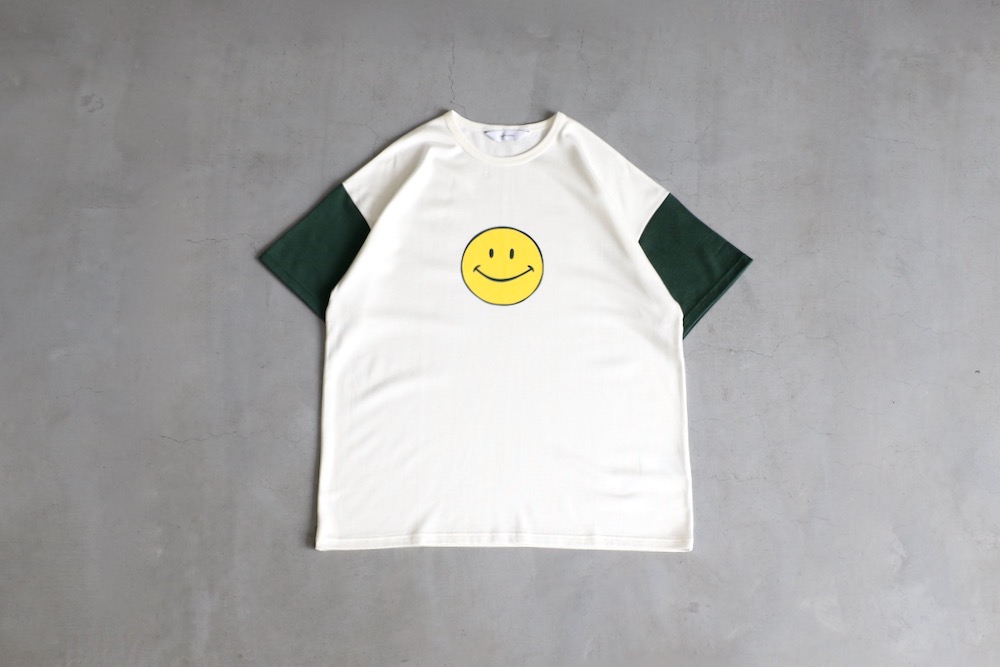 [20% > 30%OFF] Sasquatchfabrix.(��������å��ե��֥�å���) "SMILE 2TONE T-SHIRT"