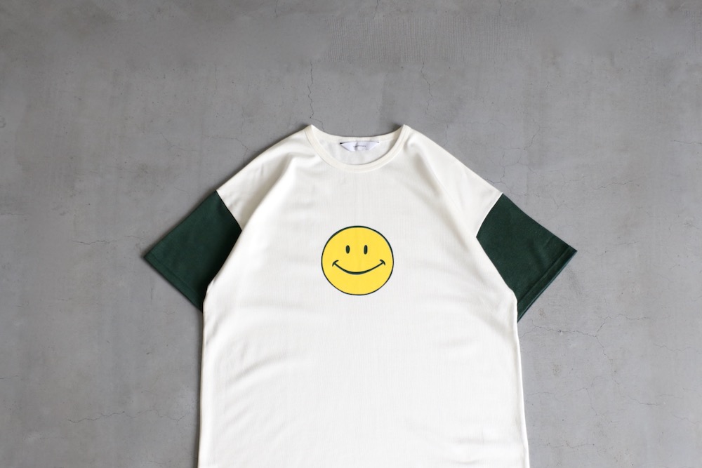 [20% > 30%OFF] Sasquatchfabrix.(��������å��ե��֥�å���) "SMILE 2TONE T-SHIRT"