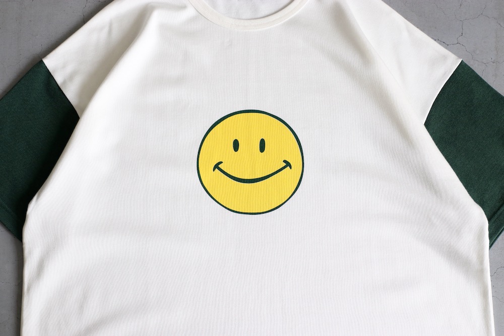 [20% > 30%OFF] Sasquatchfabrix.(��������å��ե��֥�å���) "SMILE 2TONE T-SHIRT"