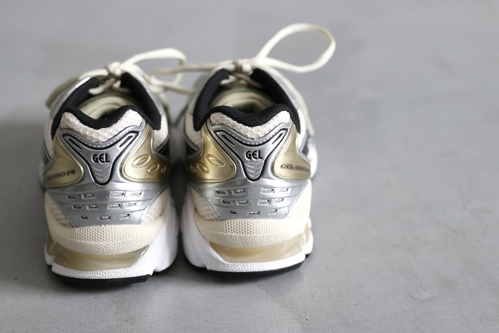 ASICS (å) "GEL-KAYANO 14 -Birch/Pure Silver-"