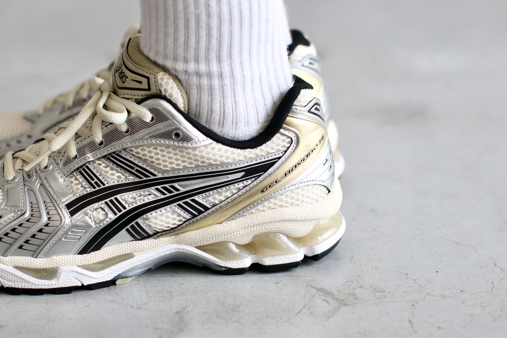 ASICS (å) "GEL-KAYANO 14 -Birch/Pure Silver-"