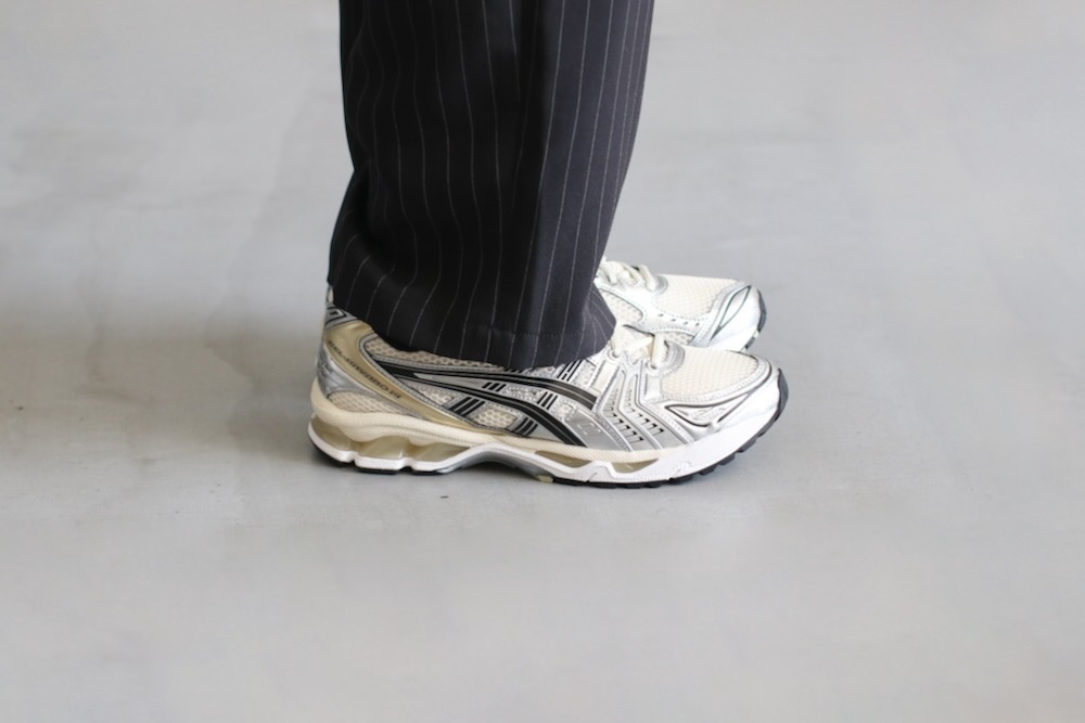 ASICS (å) "GEL-KAYANO 14 -Birch/Pure Silver-"