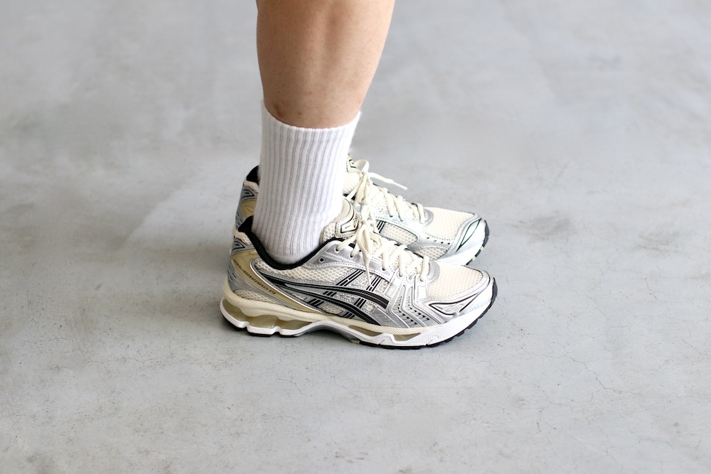 ASICS (å) "GEL-KAYANO 14 -Birch/Pure Silver-"