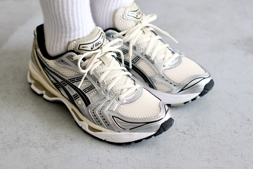 ASICS (å) "GEL-KAYANO 14 -Birch/Pure Silver-"