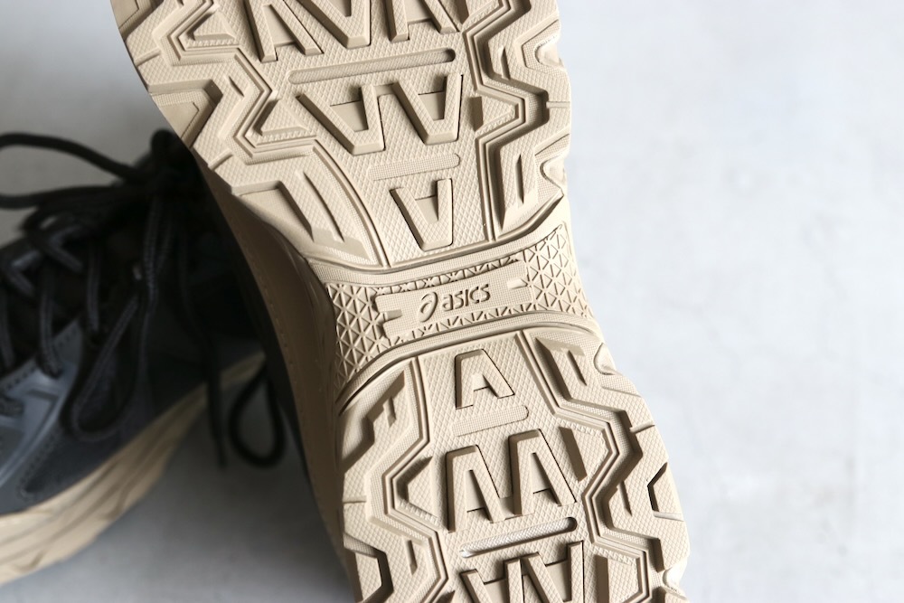 ASICS (�����å���) "GEL-VENTURE 6 SHIELD Black/Pepper"