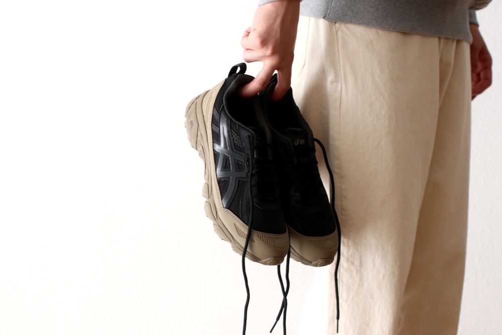 ASICS (�����å���) "GEL-VENTURE 6 SHIELD Black/Pepper"