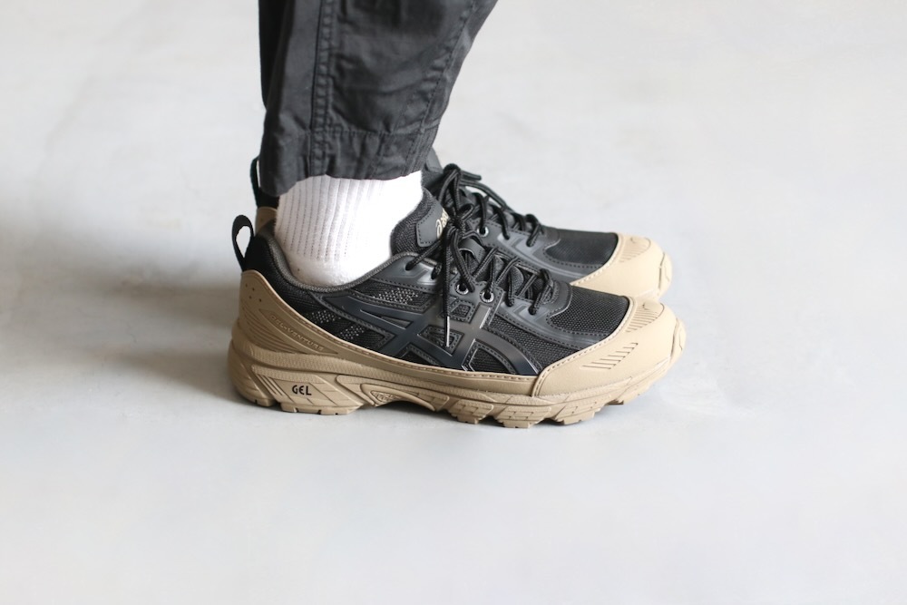 ASICS (�����å���) "GEL-VENTURE 6 SHIELD Black/Pepper"