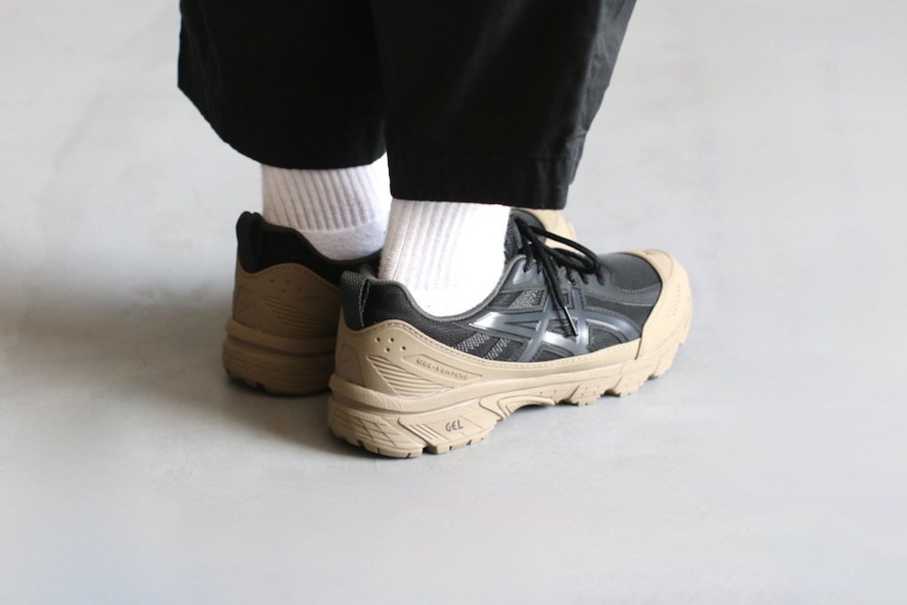 ASICS (�����å���) "GEL-VENTURE 6 SHIELD Black/Pepper"