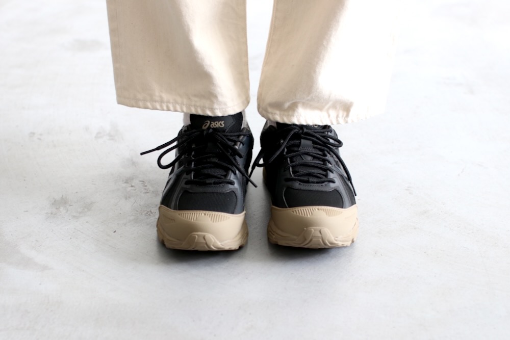 ASICS (�����å���) "GEL-VENTURE 6 SHIELD Black/Pepper"