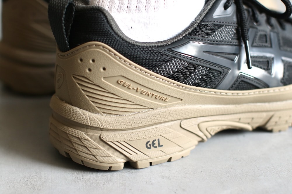 ASICS (アシックス) 