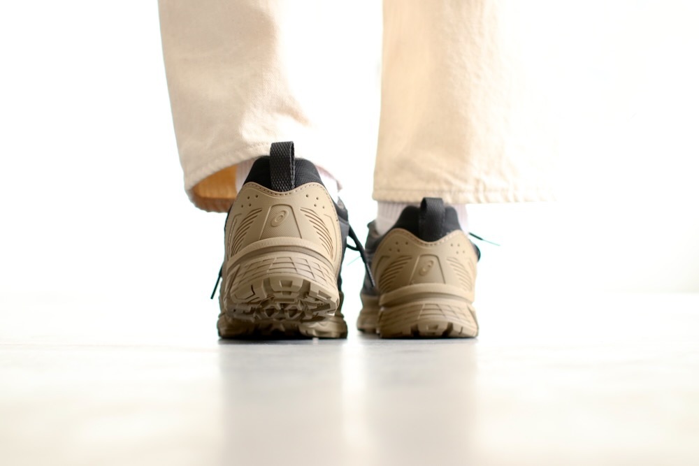 ASICS (�����å���) "GEL-VENTURE 6 SHIELD Black/Pepper"