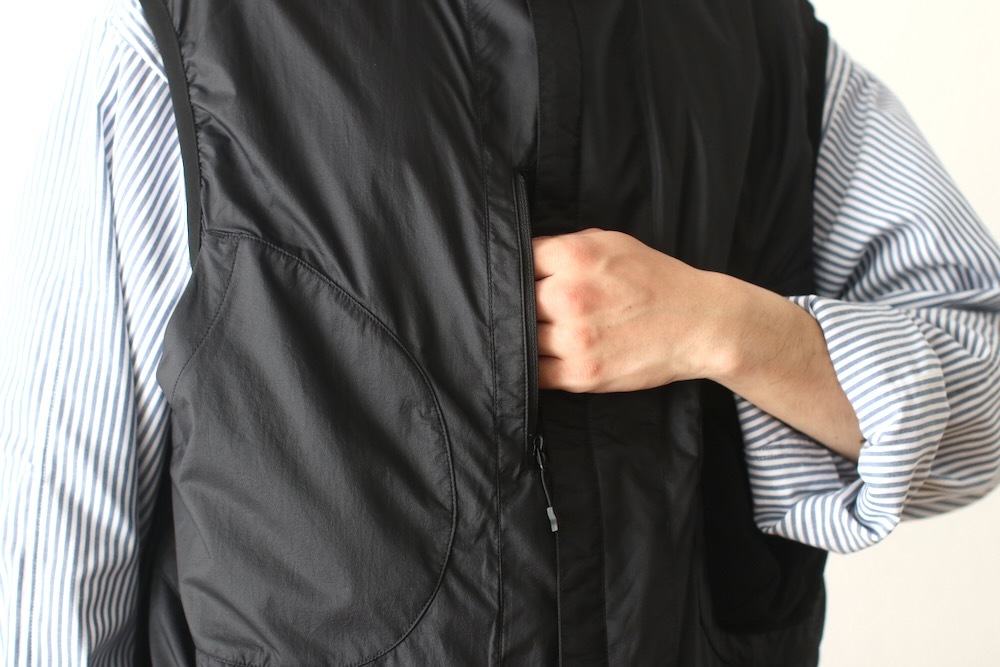 トップス TECH REVERSIBLE WIND SHIELD VEST DAIWA PIER39 (ダイワピア39) TECH REVERSIBLE WIND SHIELD VEST