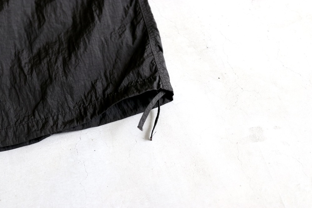 ATON (ȥ) "HAND DYED NYLON UTILITY PANTS"