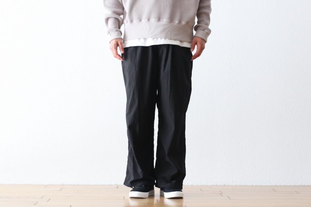 ATON (ȥ) "HAND DYED NYLON UTILITY PANTS"