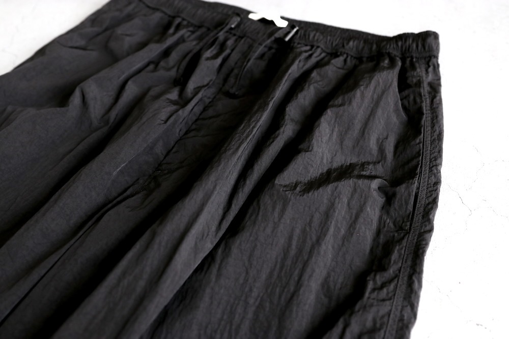 ATON (ȥ) "HAND DYED NYLON UTILITY PANTS"