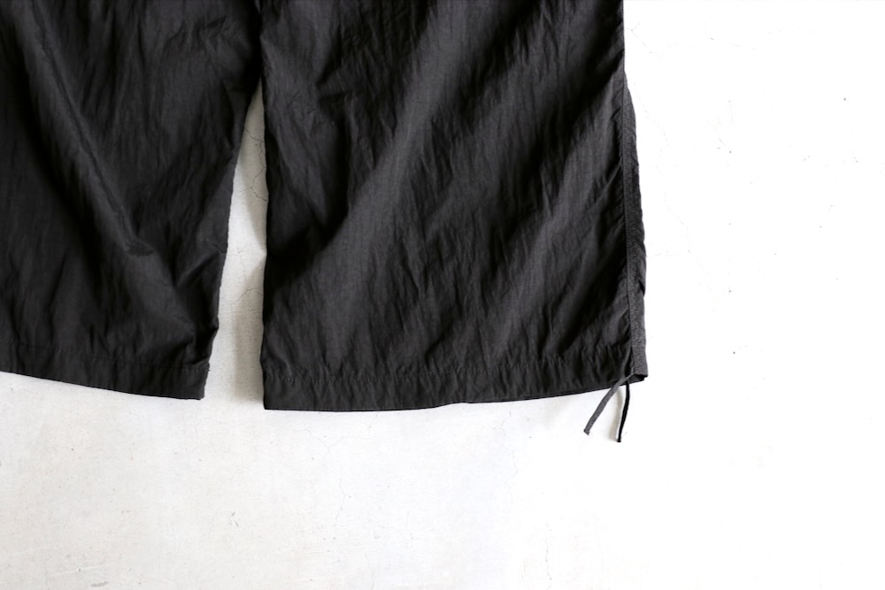 ATON (ȥ) "HAND DYED NYLON UTILITY PANTS"