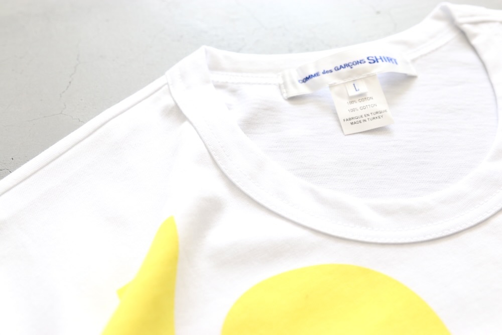 COMME des GARCONS SHIRT(���� �� ����륽�� �����) "cotton plain poplin with print digital print C t-shirt-25 FP-T004-051"