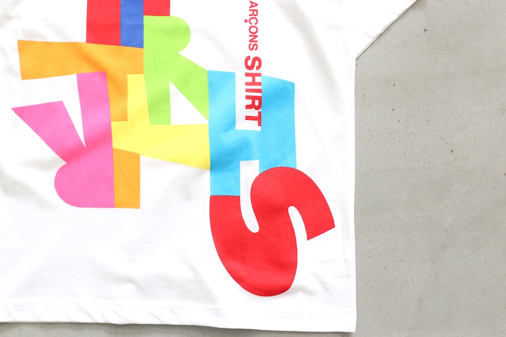 COMME des GARCONS SHIRT(���� �� ����륽�� �����) "cotton plain poplin with print digital print C t-shirt-25 FP-T004-051"