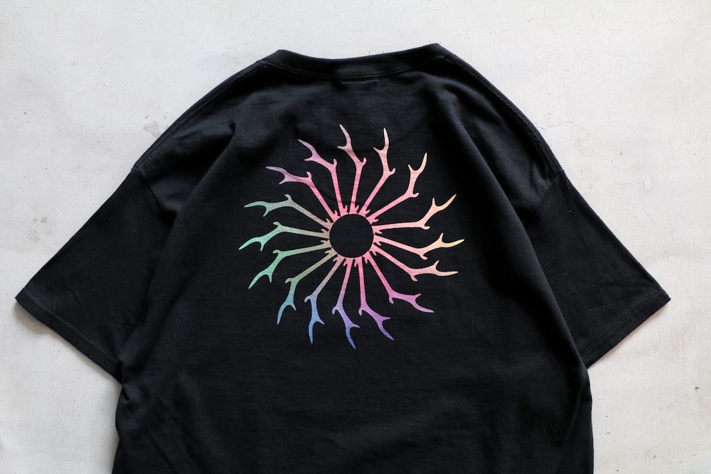 South2 West8 (�������ġ� �������ȥ�����) "S/S Crew Neck Tee - Skull & Target Gradation"