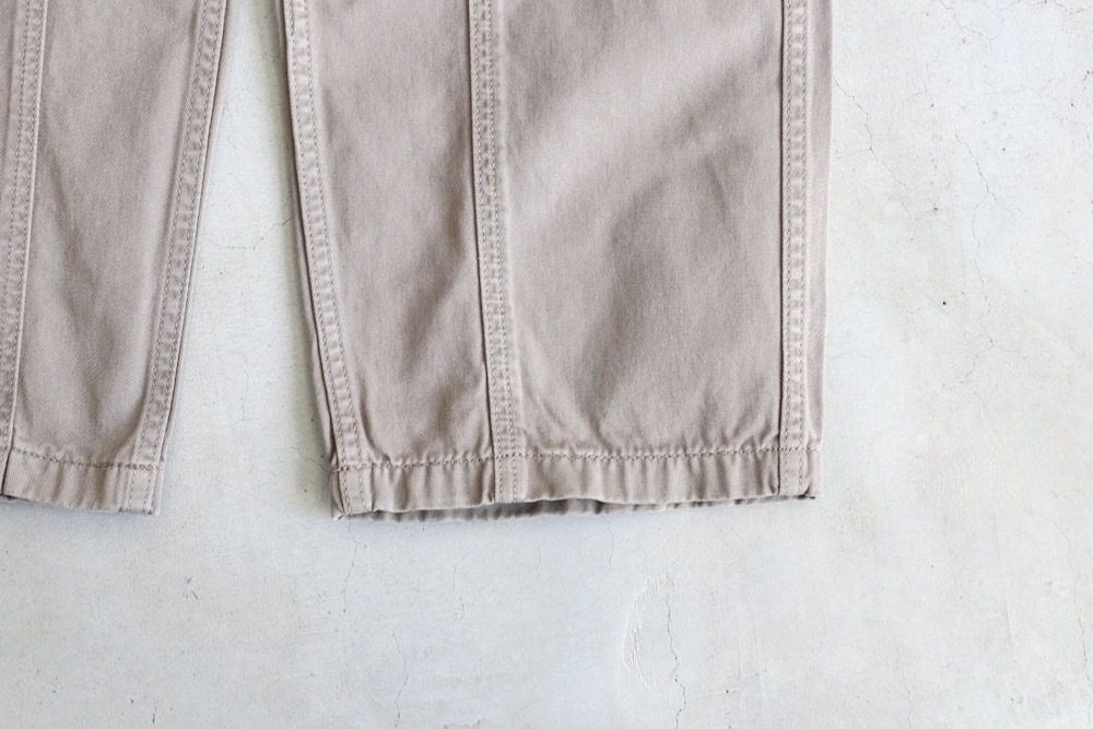 [10% > 30%OFF] thisisneverthat (�ǥ��� ���� �ͥС����å�) "Paneled Overdyed Pant"