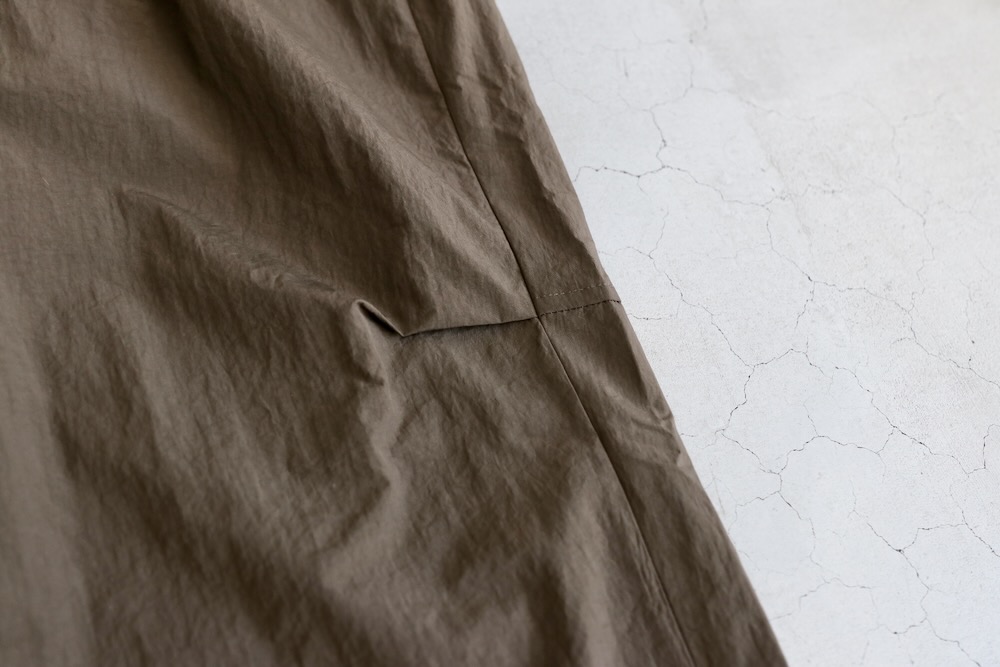 altared(륿) "Nylon Washer Track Pants"