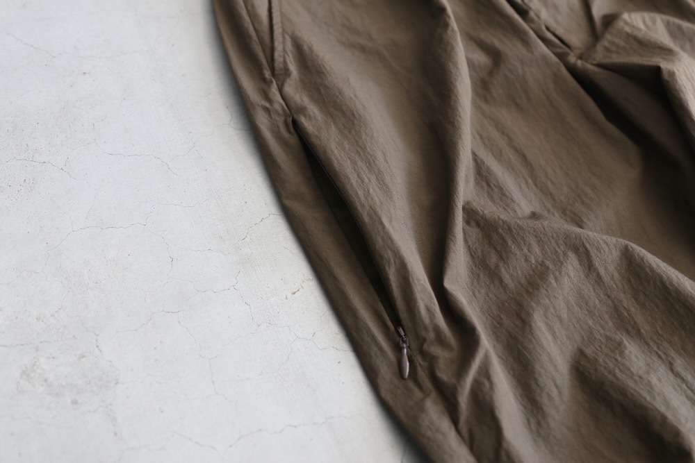 altared(륿) "Nylon Washer Track Pants"