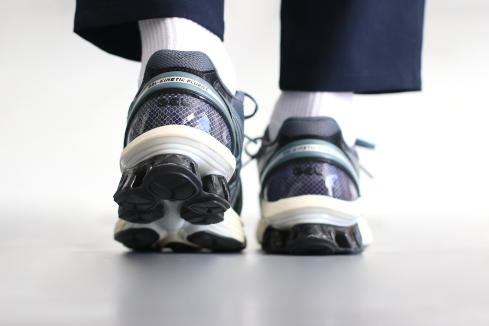 [20%OFF] ASICS (�����å���) "GEL-KINETIC FLUENT -CARRIEER GREY/PURE SILVER-"