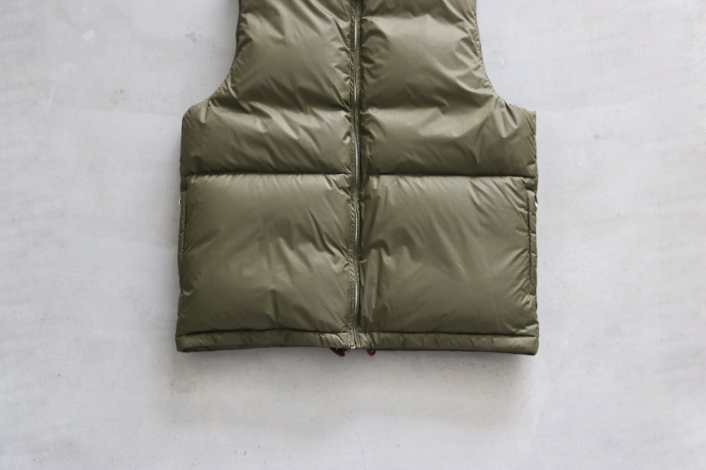 Unlikely (饤꡼) "Unlikely Simple Down Vest"