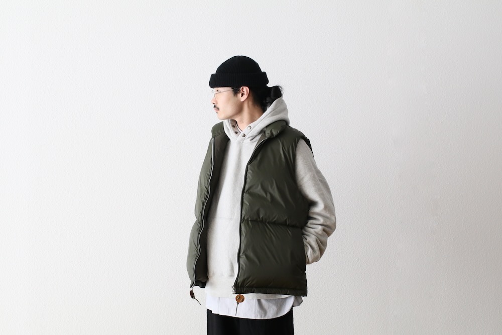 unlikely アンライクリー　シンプルダウンベスト　サイズL Simple Down Vest - Unlikely (アンライクリー) - outer