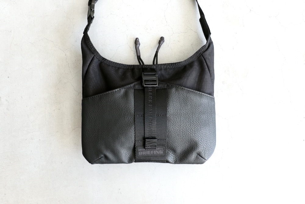 BRIEFING ブラック トレーナー M White Mountaineering) WM x BRIEFING DAILY SACOCHE (BK2573802