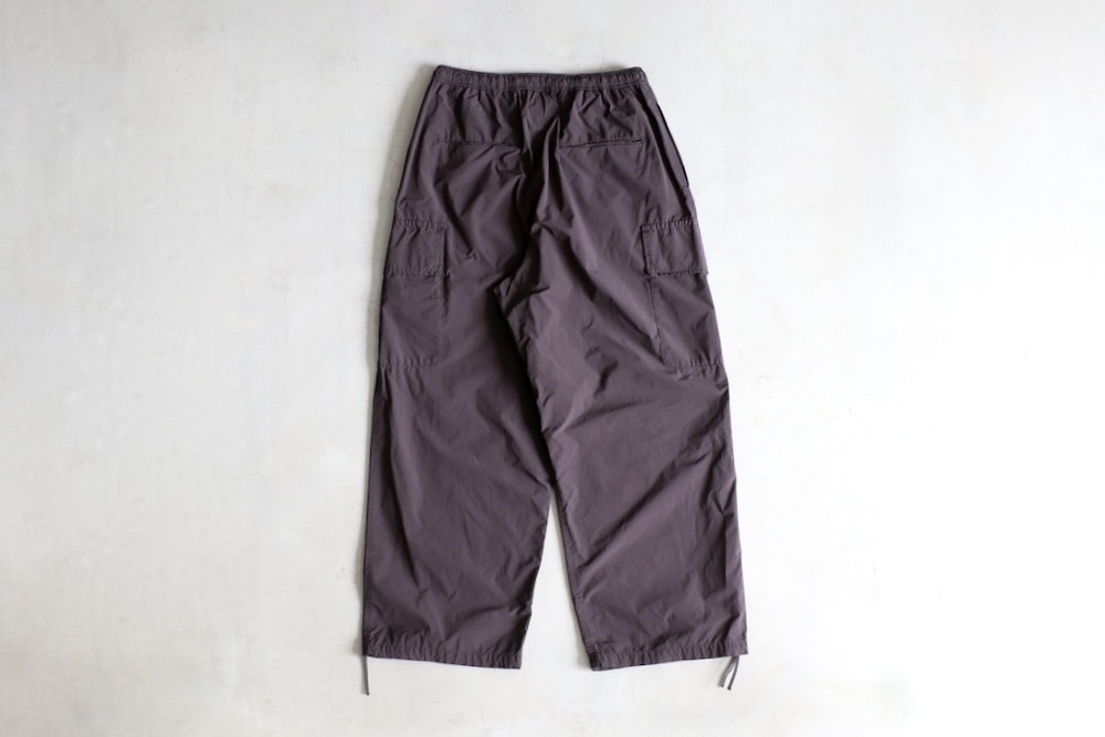 ATON (ȥ) "AIR WEATHER SHORT UTILITY CARGO PANTS"