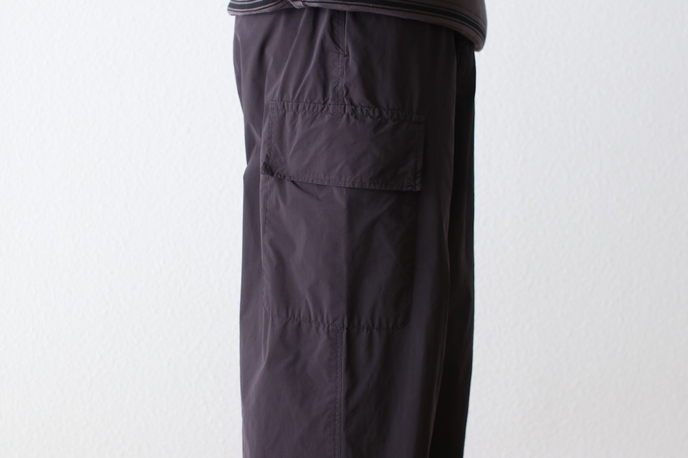 ATON (ȥ) "AIR WEATHER SHORT UTILITY CARGO PANTS"