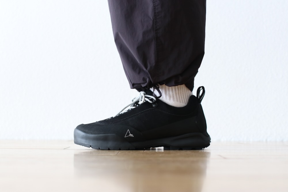 ATON (ȥ) "AIR WEATHER SHORT UTILITY CARGO PANTS"