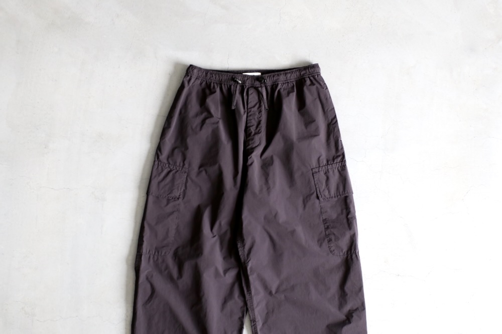 ATON (ȥ) "AIR WEATHER SHORT UTILITY CARGO PANTS"