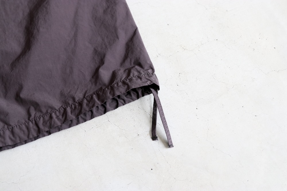 ATON (ȥ) "AIR WEATHER SHORT UTILITY CARGO PANTS"