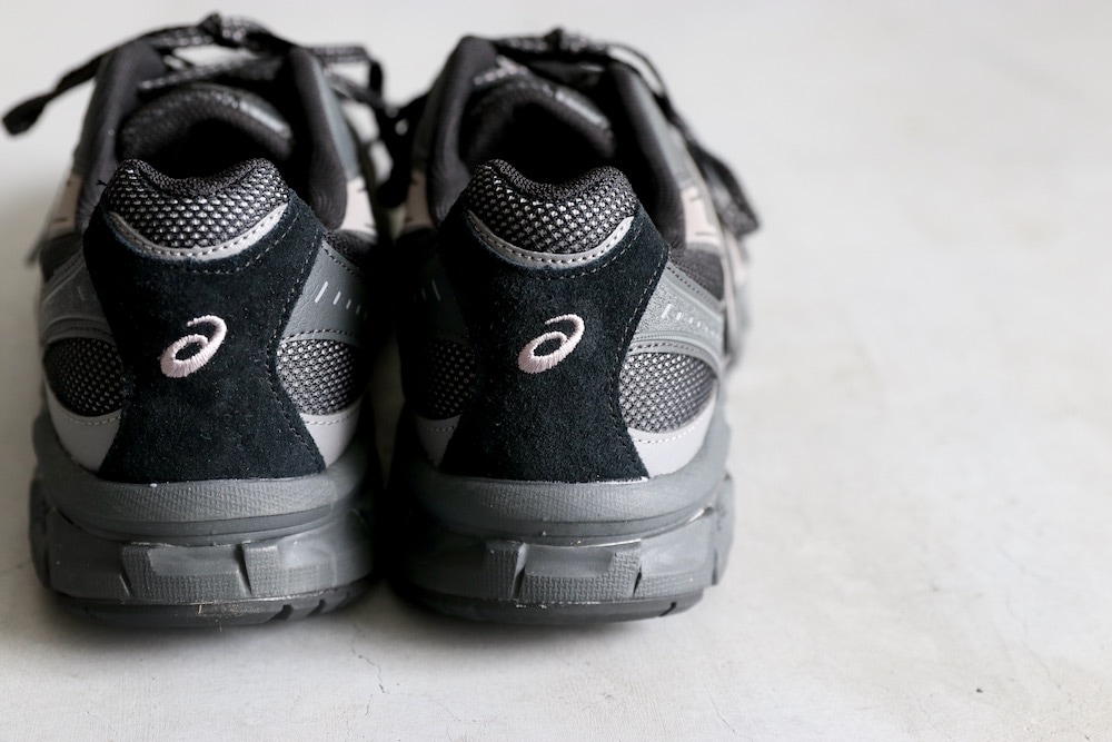 ASICS (�����å���) "GEL-SONOMA TR62 -Black/Graphite Grey-"