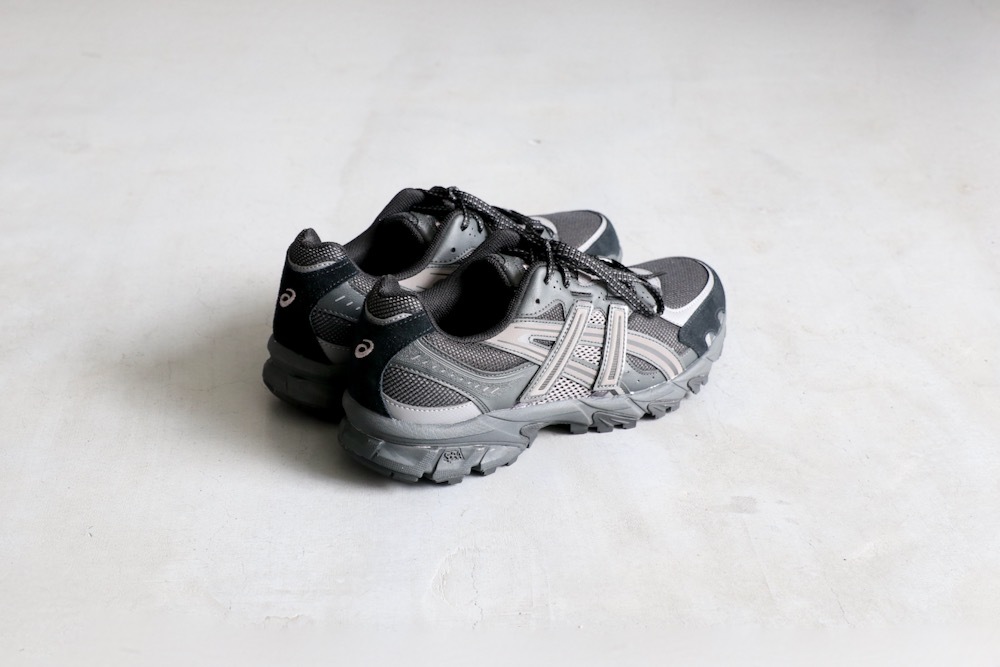 ASICS (�����å���) "GEL-SONOMA TR62 -Black/Graphite Grey-"