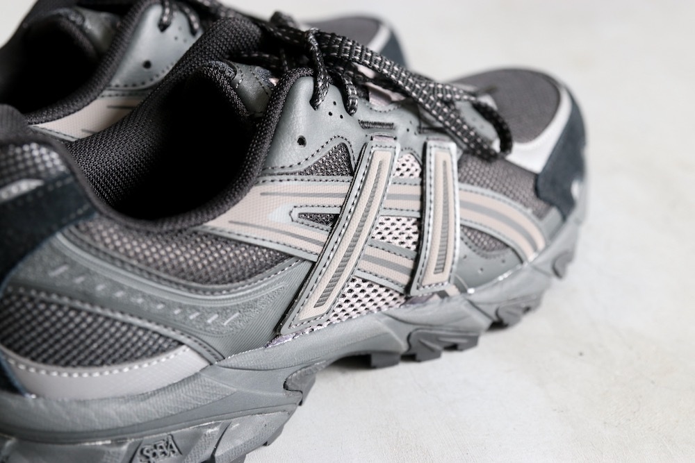 ASICS (�����å���) "GEL-SONOMA TR62 -Black/Graphite Grey-"