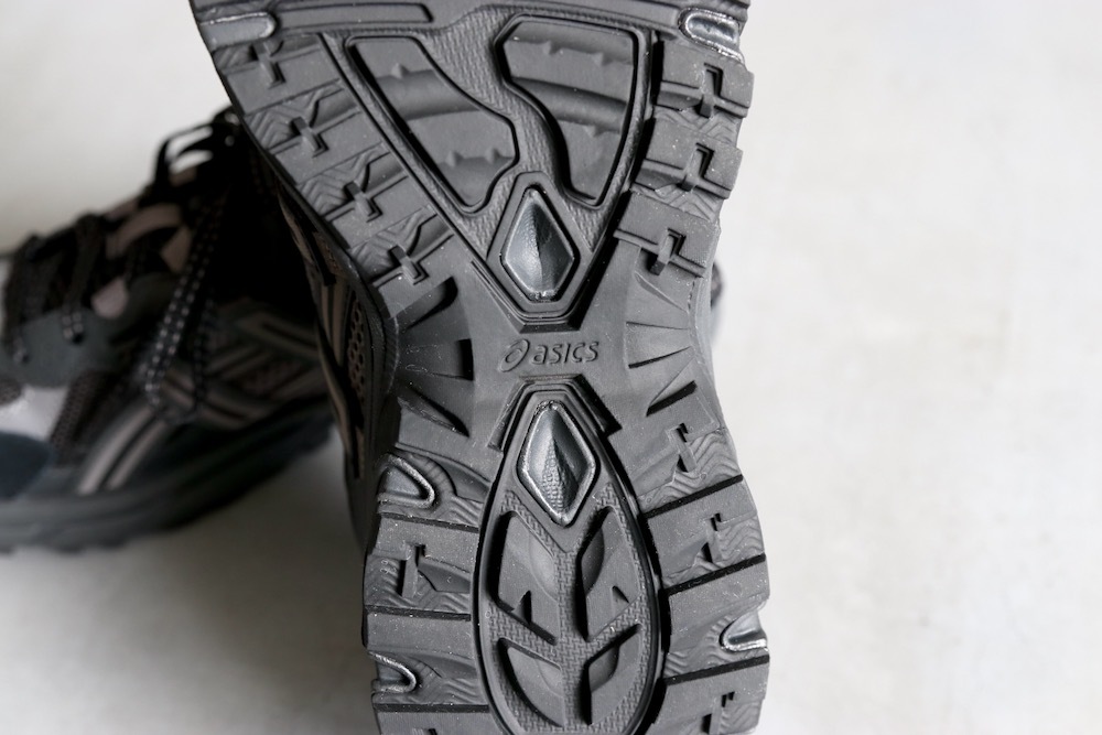 ASICS (�����å���) "GEL-SONOMA TR62 -Black/Graphite Grey-"