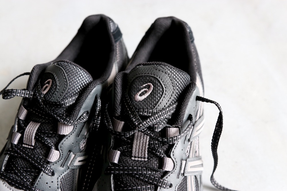 ASICS (�����å���) "GEL-SONOMA TR62 -Black/Graphite Grey-"
