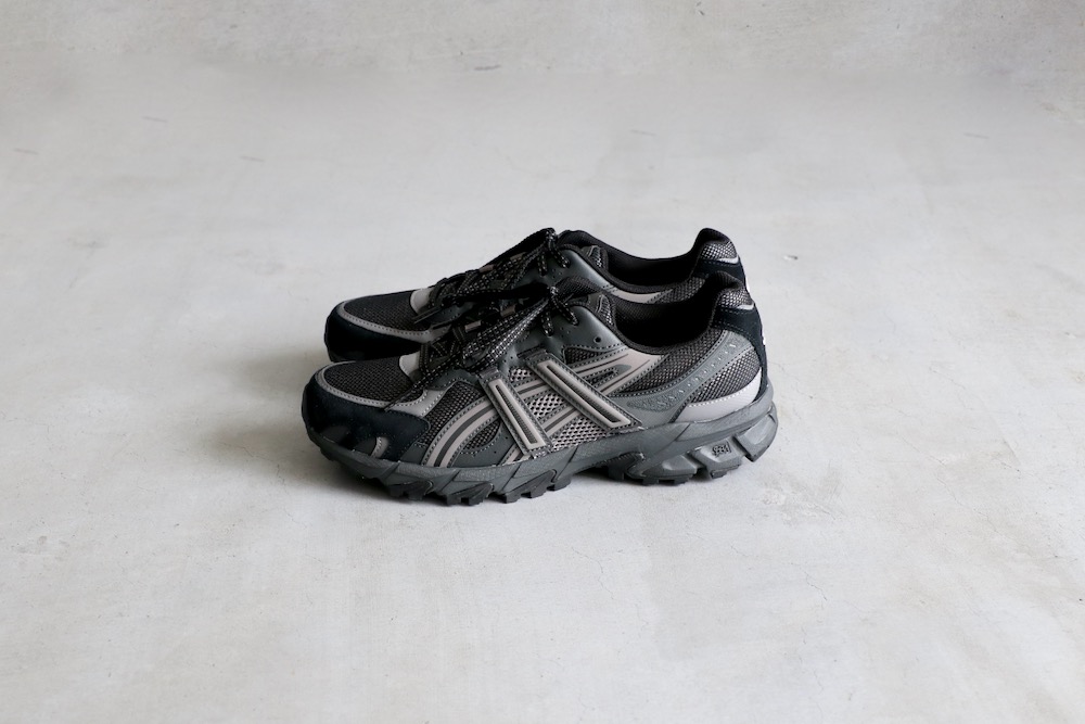 ASICS (�����å���) "GEL-SONOMA TR62 -Black/Graphite Grey-"