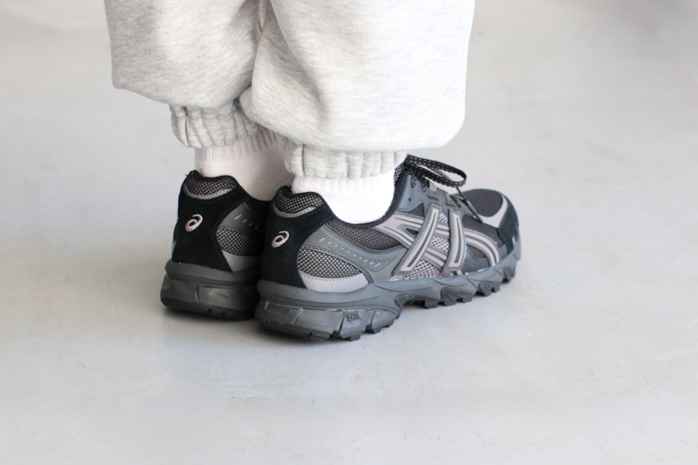 ASICS (�����å���) "GEL-SONOMA TR62 -Black/Graphite Grey-"