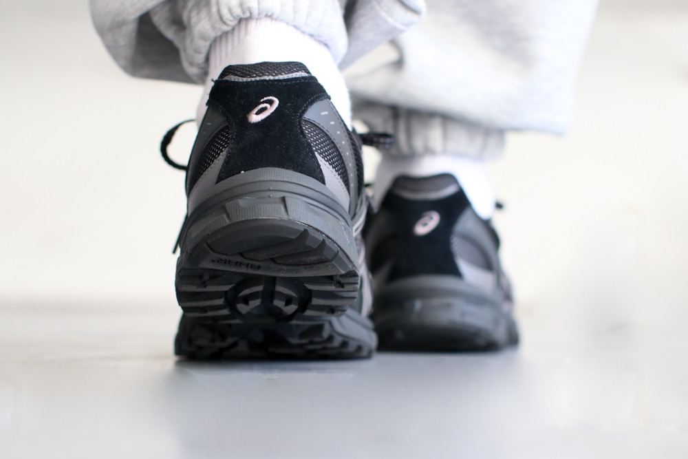 ASICS (�����å���) "GEL-SONOMA TR62 -Black/Graphite Grey-"