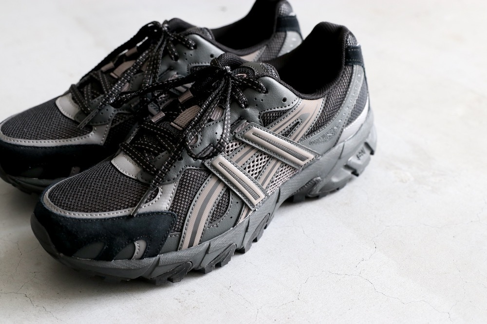 ASICS (�����å���) "GEL-SONOMA TR62 -Black/Graphite Grey-"