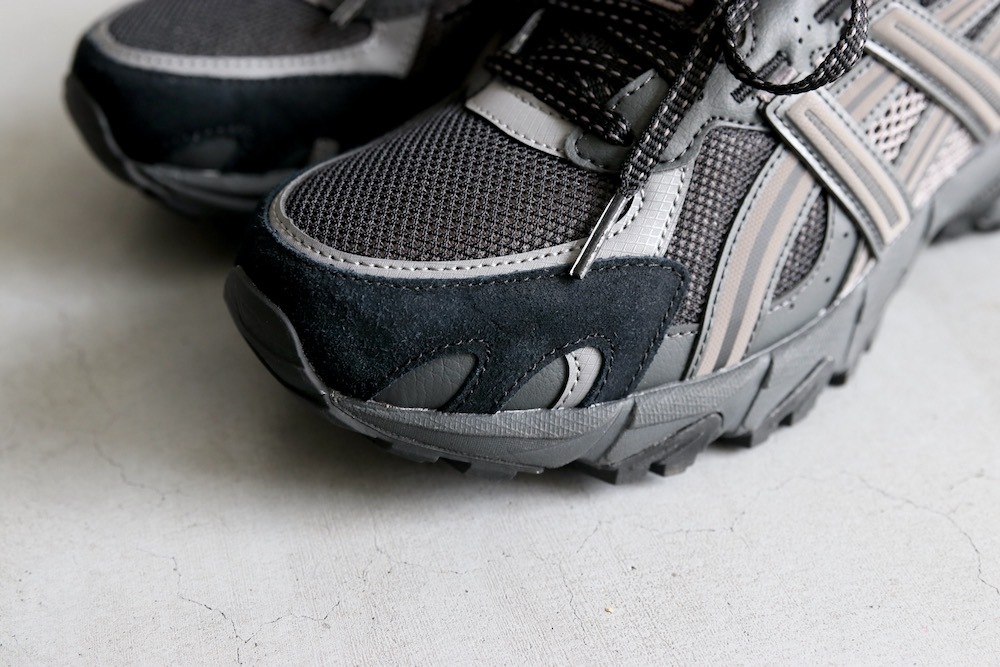 ASICS (�����å���) "GEL-SONOMA TR62 -Black/Graphite Grey-"