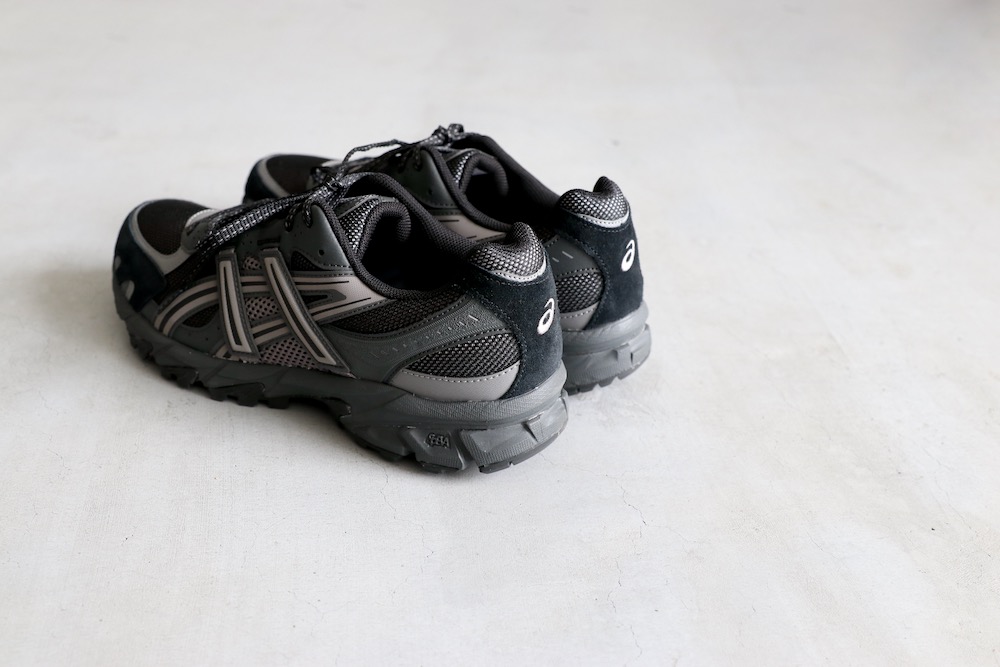 ASICS (�����å���) "GEL-SONOMA TR62 -Black/Graphite Grey-"